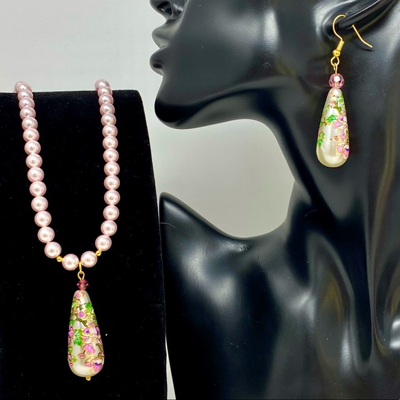 Hand Crafted Jewelry - Crystal pearl necklace w/ floral pendant earrings